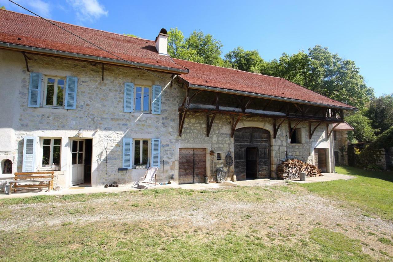 Chambres D'Hotes Des Deux Lacs Ceyzerieu Экстерьер фото