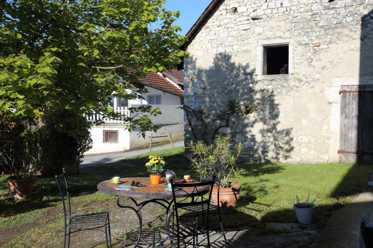 Chambres D'Hotes Des Deux Lacs Ceyzerieu Экстерьер фото